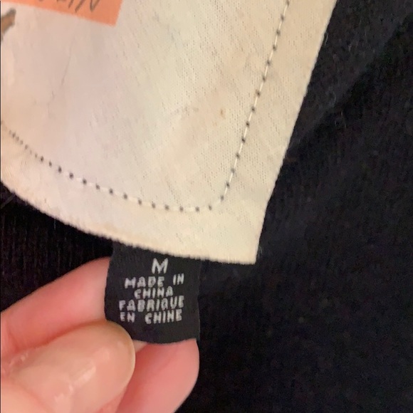 🌟ANTHO ROBIN BRAND BLACK SWEATER, M🌟 - Picture 4 of 10